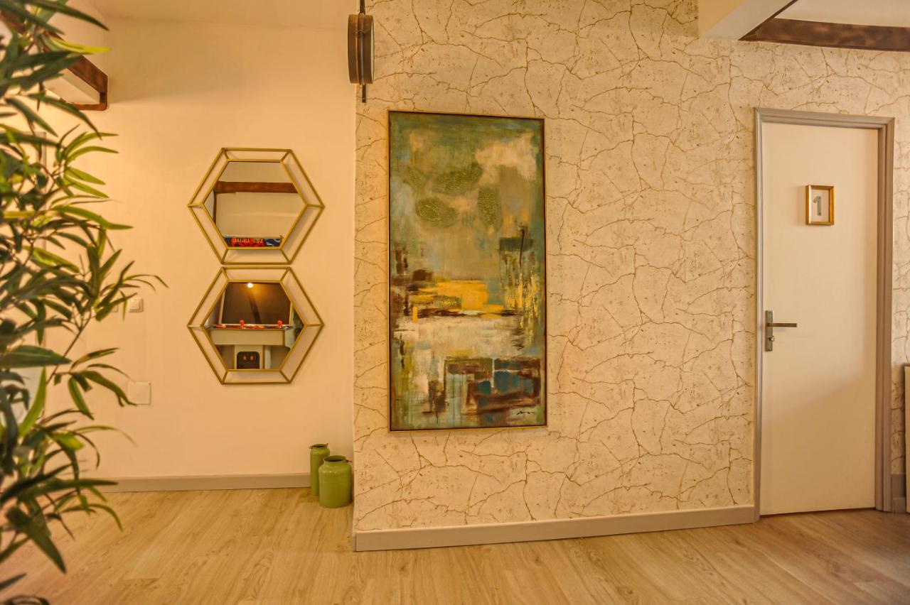 Guesthouse Marques De Pombal - 8 Bedroom Apartment - Lisbon, Lisbon